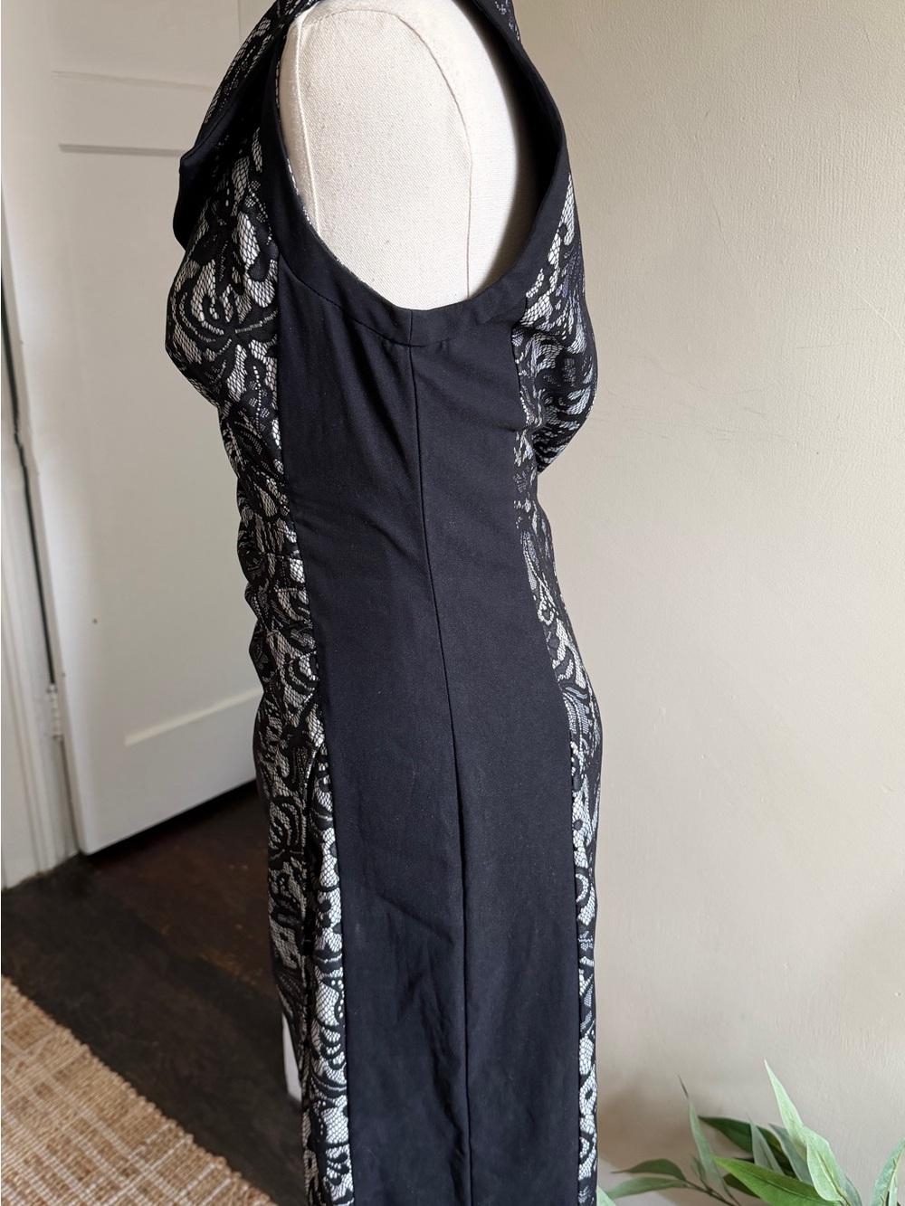 Joseph Ribkoff Black and White Lace-Effect Midi Sheath - Picture 4 of 5